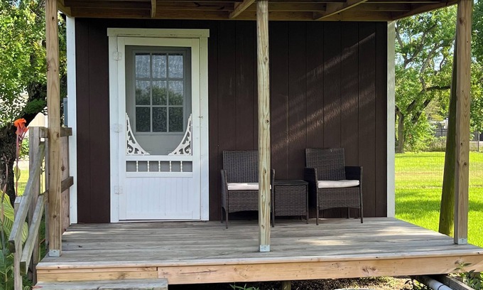 Barrett Apartment | Cozy studio in perfect Crosby with AC