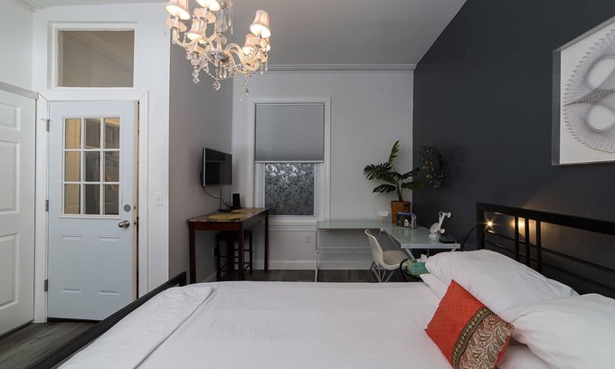 Spruce Hill Apartment | Cozy Studio in University City!