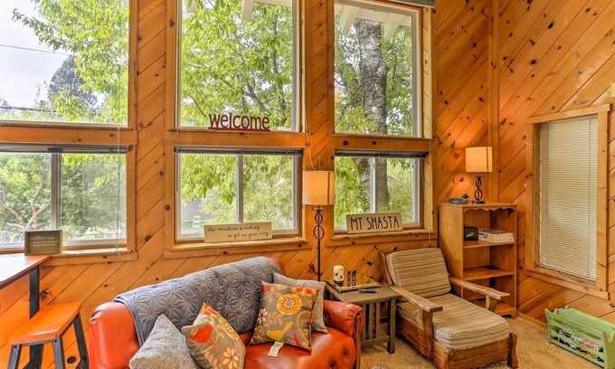 Mount Shasta Apartment | Cozy Studio Near Hiking & Skiing, Walk to Downtown