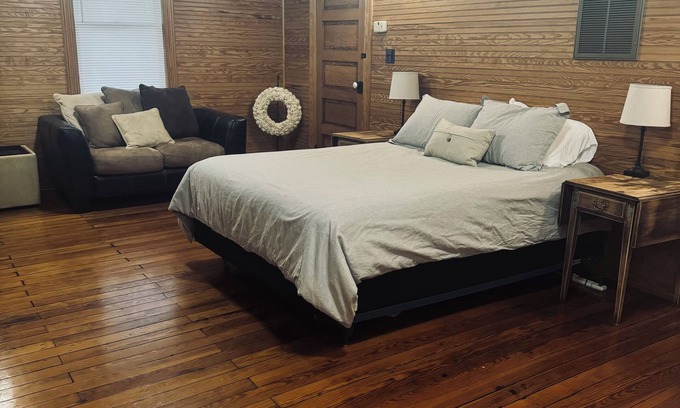 Evington Apartment | Cozy studio rental situated between Bedford and Lynchburg Virginia