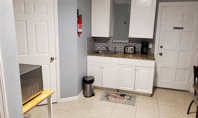 Tampa Apartment | Cozy Studio