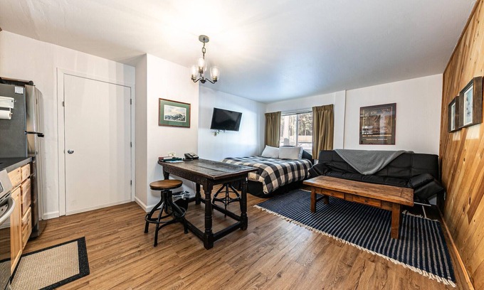 Truckee Condo | Cozy Studio w/Kitchen #112 at Donner Lake Village