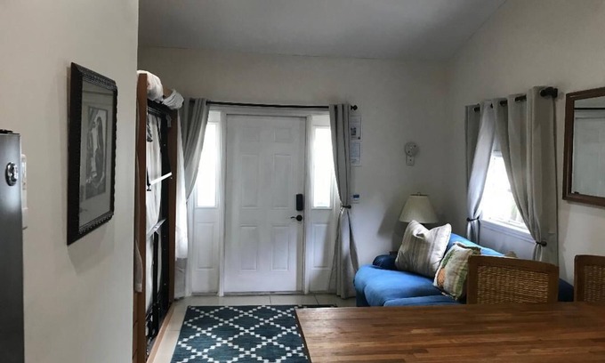 Coral Shores Apartment | Cozy studio w/pool and jacuzzi close to beach!