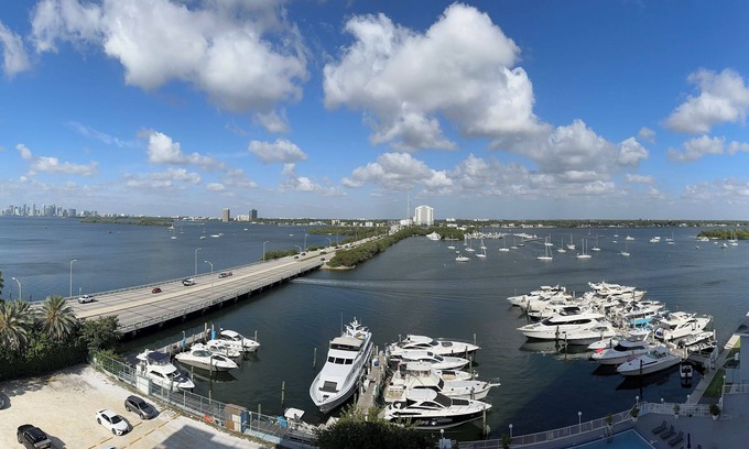 North Bay Village Condo | Cozy Studio with the Best Miami Skyline Views and free parking