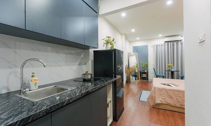 Quang An Apartment | Cozy studio with AC and WiFi in marvelous Ha NoiStandard Studio