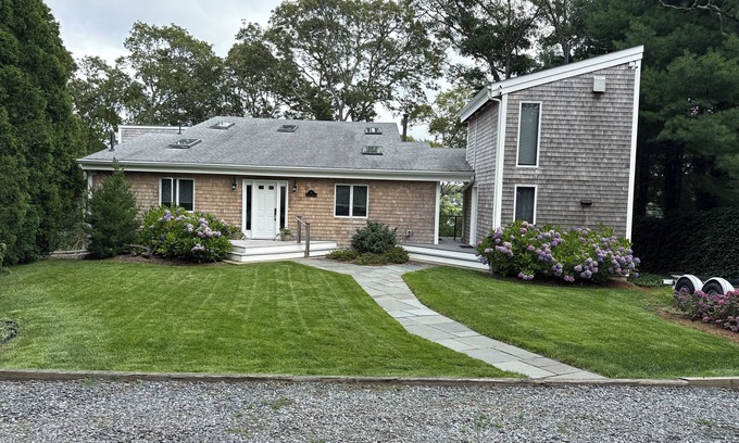 Vineyard Haven Apartment | Cozy studio with AC,WiFi, full kitchen, private entry great for couples vacation