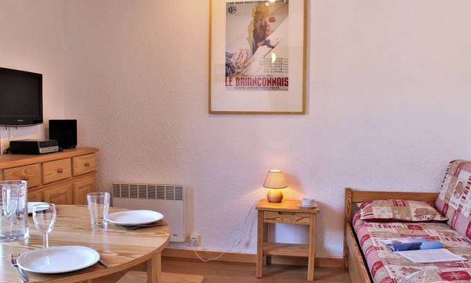 Risoul Apartment | Cozy Studio with Mountain Alcove, Balcony, Ski Storage, Central Location, Near Slopes