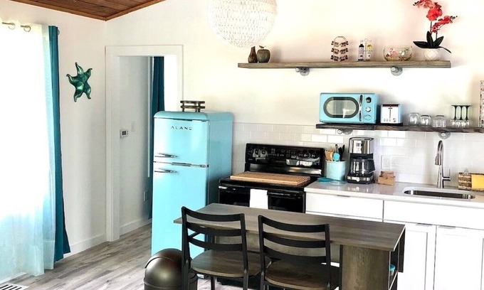 Elkton Cabin | Cozy & stylish cottage w/pool, St. Augustine