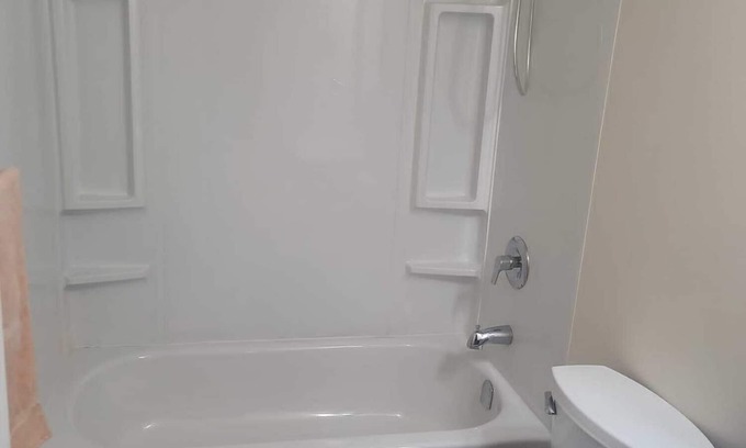 Regina Apartment | Cozy & Stylish One Bedroom Suite @ Harbor Landing