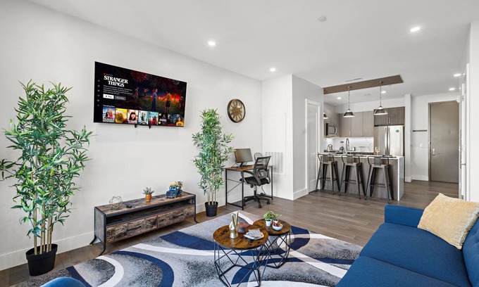 Constable Hook Condo | Cozy Stylish retreat - NYC & NWK w/free parking