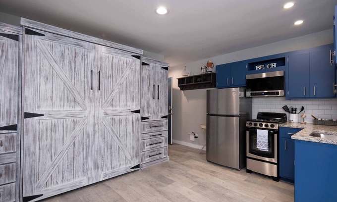 Bridgman Condo | Cozy Suite Near Weko Beach and Warren Dunes