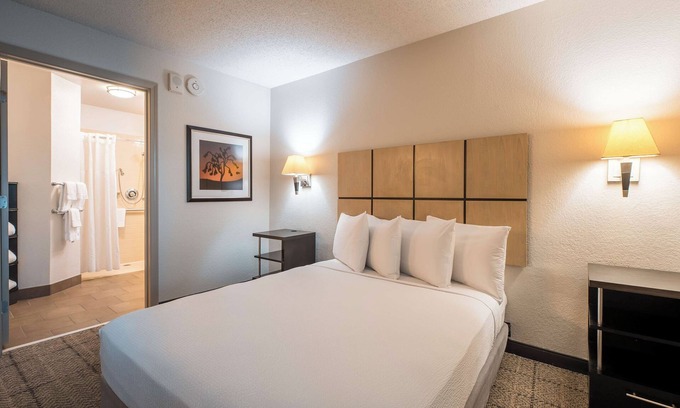 Fossil Creek Hotel | Cozy Suite w/Full Kitchen & Spacious Work Area, Ideal for Long Stays