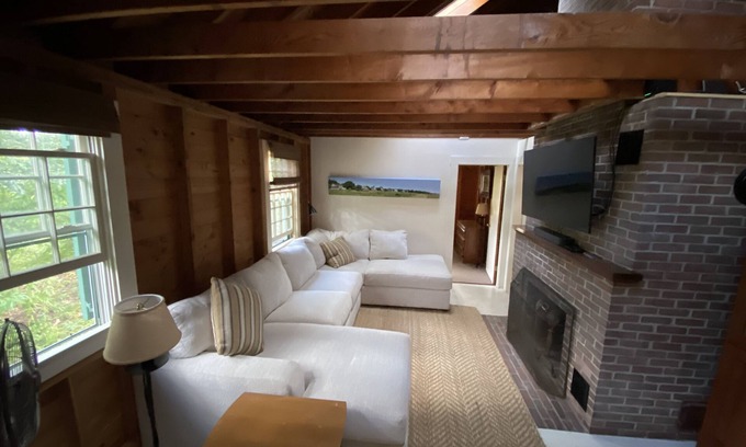 Nonquitt Cottage | Cozy Summer Cottage in Nonquitt Beach Community