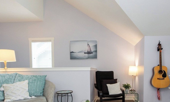 Langford House | Cozy Sunrise 1BR Suite