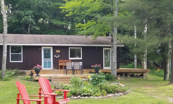 Novar Cottage | Cozy Sunset Cabin located lakeside in family friendly campground