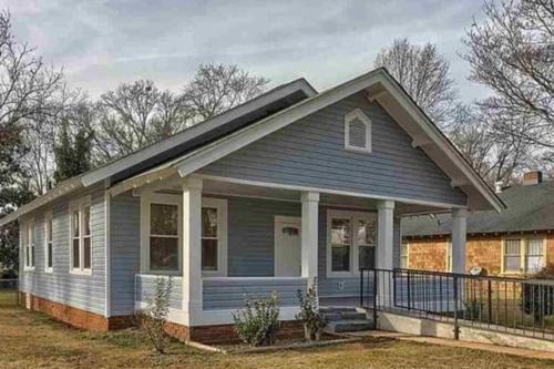 Sans Souci House | Cozy Swamp Rabbit - Sans Souci Greenville Furman
