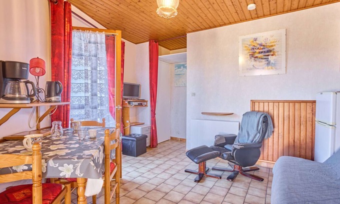 Barbotan-les-Thermes Apartment | Cozy T2 with veranda and parking, Wifi included