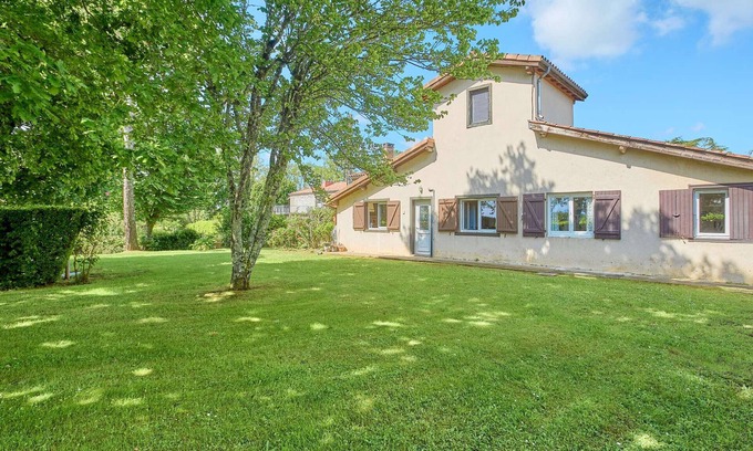 Cazaubon House | Cozy T3 house with free WiFi, 2 fireplaces, for 2-4 guests