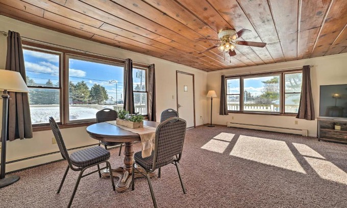 Tawas City House | Cozy Tawas City Home with Views of Lake Huron!