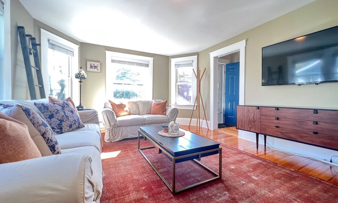 Braintree House | Cozy three-bedroom home close to Boston