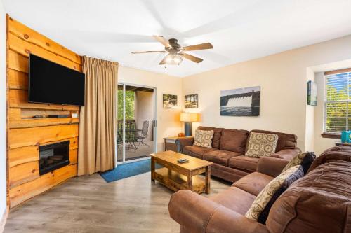 Indian Point House | Cozy Timbers - Charming Condo for 6 with Resort-style Amenities