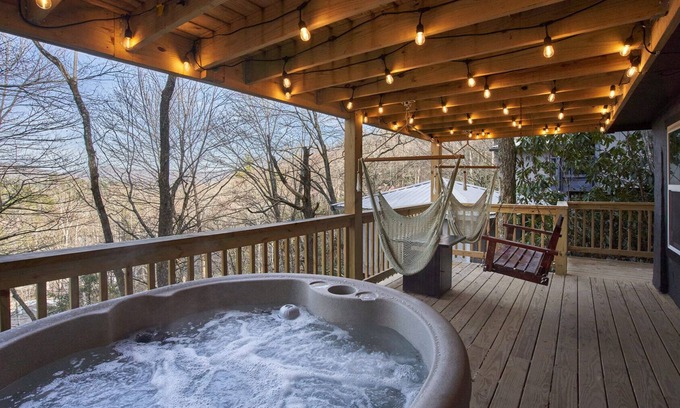 Mill Ridge Cabin | Cozy Tiny Cabin w/Hot Tub & Pool -- Close to Winery, Skiing, and Hiking!