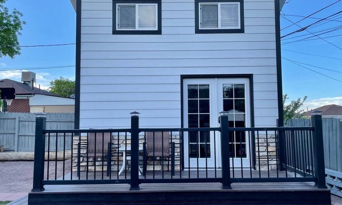 Twin Lakes House | Cozy Tiny Home Near Downtown Denvernn