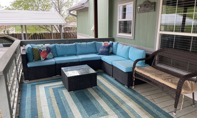Canton House | Cozy tiny home, perfect for First Monday weekend. Great front porch