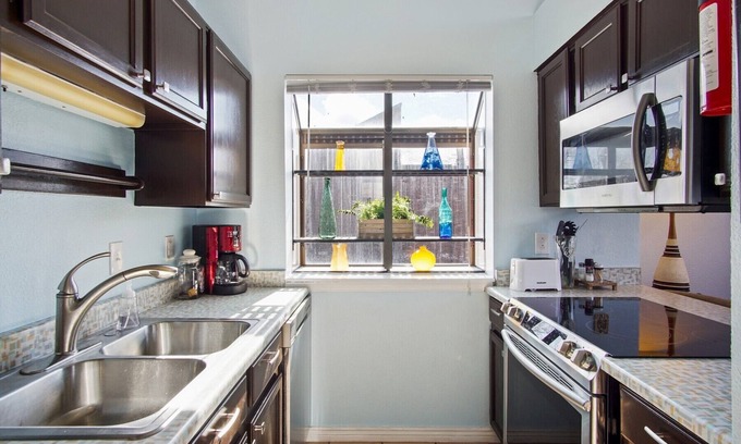 Foothills Condo | Cozy Top Floor 1 Bed Condo on Green Mountain with Cathedral Ceilings