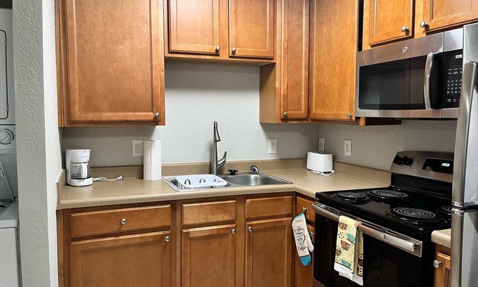 Villa Heights House | Cozy Townhome by Plaza Midwood/Noda/Lightrail, 10 min drive uptown