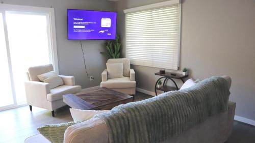 South Scottsdale House | Cozy Townhome Close to Old Town