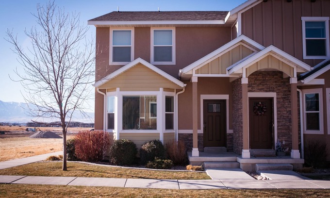 North Logan House | Cozy Townhome North Logan 3BD/2.5BA Sleeps 6+