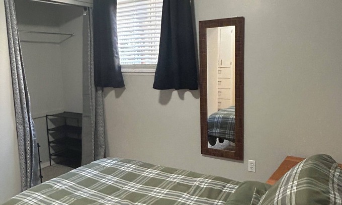Gleed House | Cozy townhome on the golf course with WiFi and AC in charming Yakima