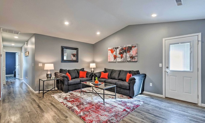 Park City House | Cozy Townhome w/Lake View ~ 10 Mi to Wichita