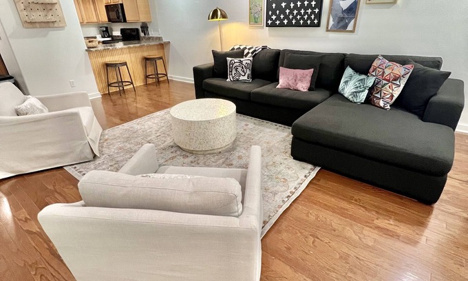 Johnson House | Cozy townhouse in the heart of Fayetteville, minutes from the U of A.