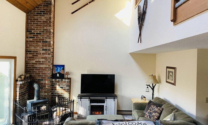 Intervale House | Cozy townhouse minutes from North Conway.