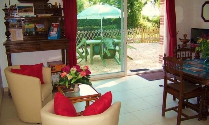 La Garnache Cottage | Cozy Traditional Cottage with Private Garden, Near La Garnache