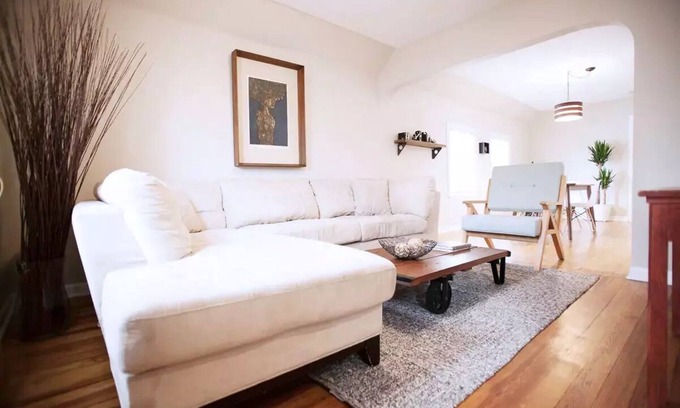 Forest Park House | Cozy Two Bedroom Apartment in Downtown Forest Park