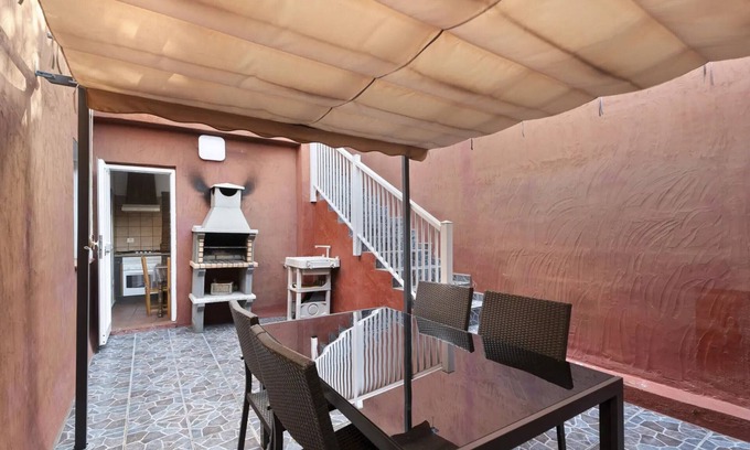 Mocanal Apartment | Cozy two-bedroom apartment with BBQ