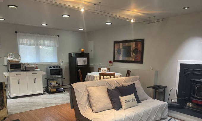 Pomona Apartment | Cozy two bedroom apartment outside the beautiful Harriman State Park.