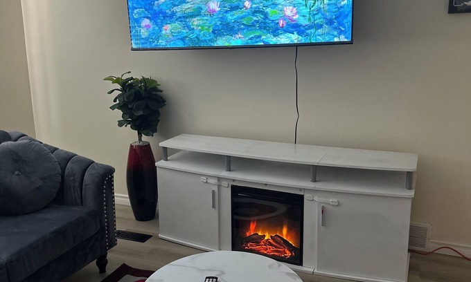 Regina House | Cozy Two Bedroom Joyful Home Regina. Family Friendly!