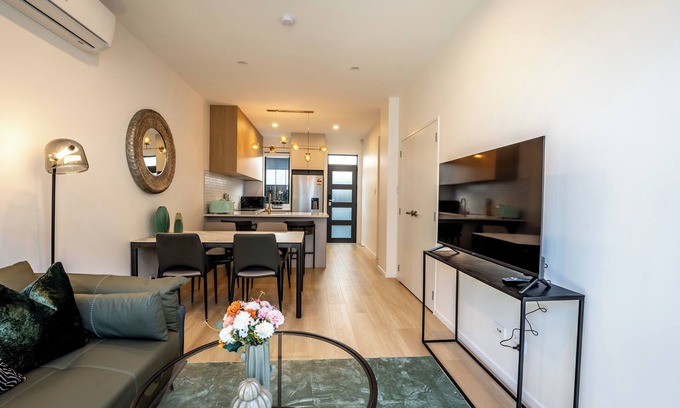 Auckland Central Business District House | Cozy Two- Bedroom Townhouse with garden Unit 13