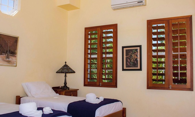 Orchid Bay Bed & Breakfast | Cozy Two Twin Bed Suite