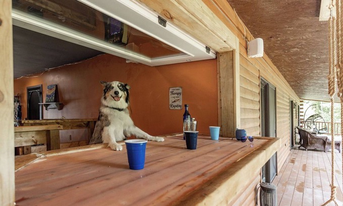 Union Pier House | Cozy Union Pier Cabin - Fish & Kayak right from your own backyard! Sleeps 10