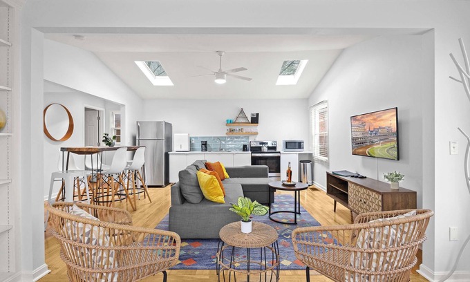 Cherokee Triangle Apartment | Cozy Unit | Near Bourbon Trail + Backyard Access!