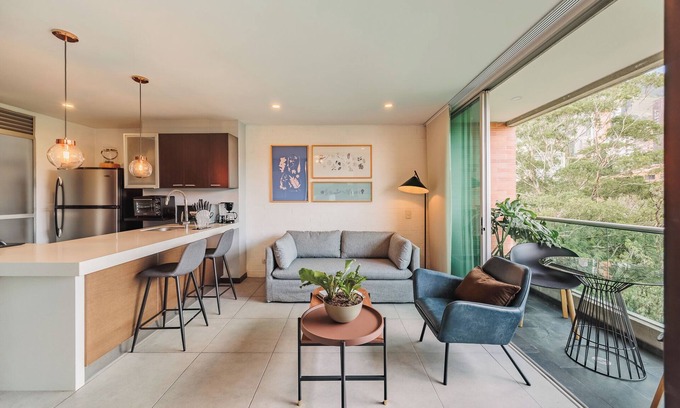 Las Lomas I Apartment | Cozy Unit with Unbeatable View in a Prime Location w/pool