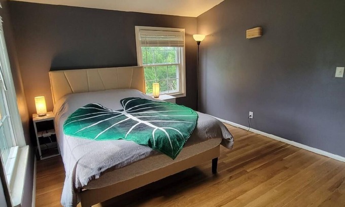 Ann Arbor House | Cozy updated 3 Bedroom house in Ann Arbor, 1.5mi to downtown and the big house!