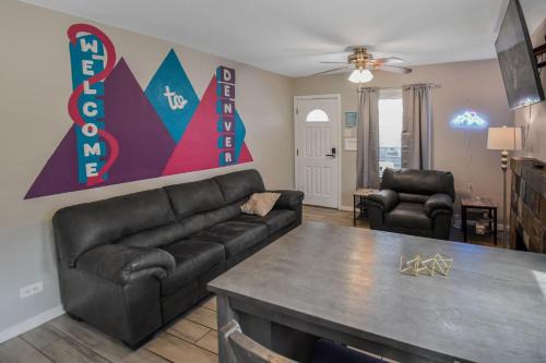 East Colfax Apartment | Cozy upper unit great for family visiting Zoo medica campus and downtown