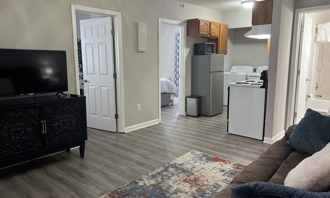 Richmond Apartment | Cozy upstairs 2 bed/1 bath Richmond apt near EKU