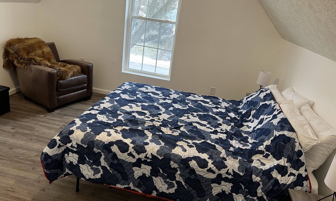 Near Northside Apartment | Cozy upstairs apartment on Bellefontaine 5 minutes from Mass Avenue Indy.